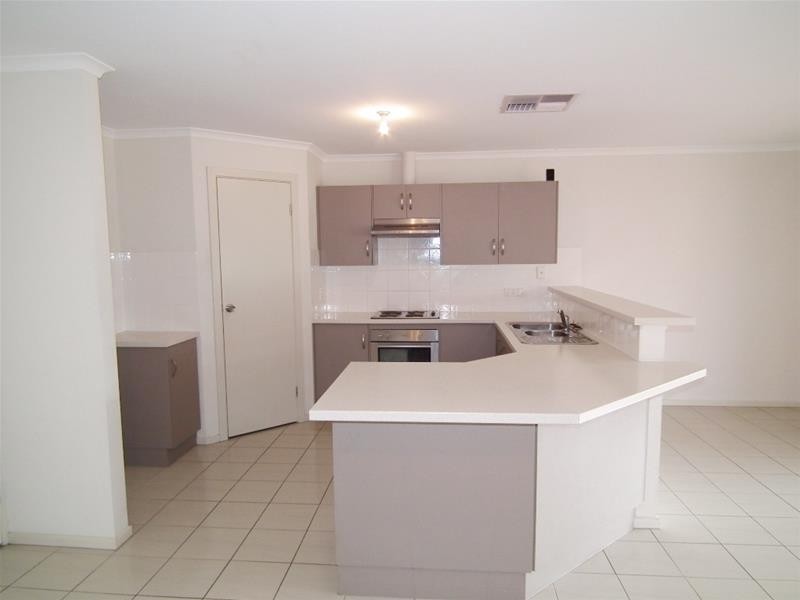 6 Tara Street, O’sullivan Beach SA 5166