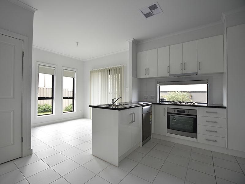 1/2 Geraldton Street, Port Noarlunga South SA 5167