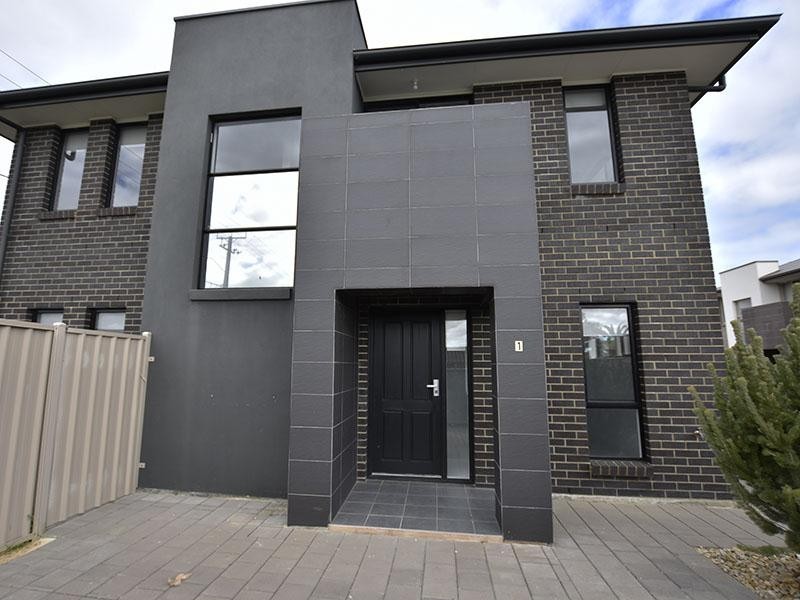 1/2 Geraldton Street, Port Noarlunga South SA 5167