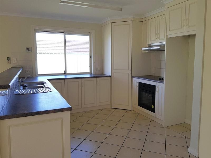 30 Elizabeth Crescent, Hallett Cove SA 5158