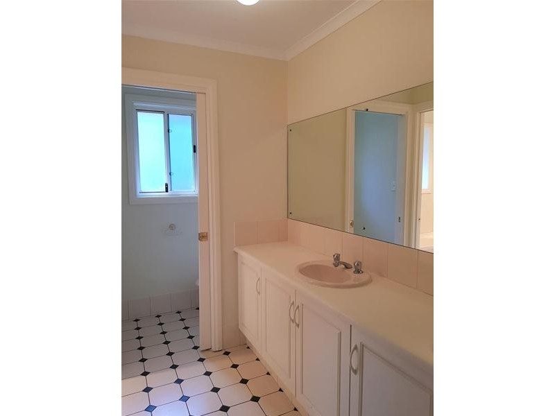 30 Elizabeth Crescent, Hallett Cove SA 5158