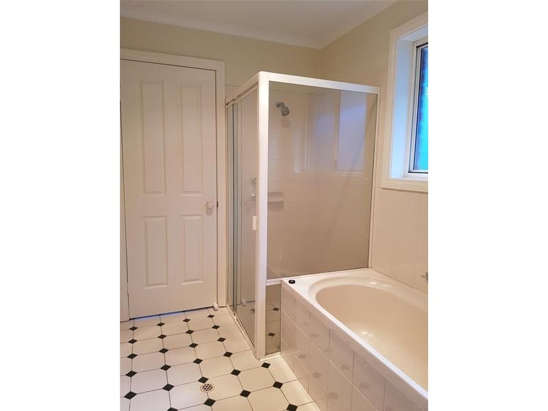 30 Elizabeth Crescent, Hallett Cove SA 5158