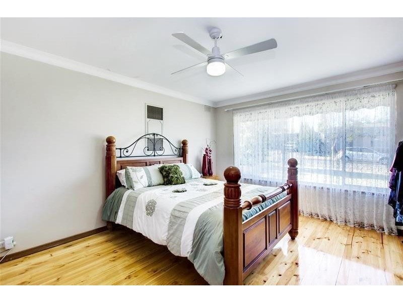 16 Brenda Avenue, Morphett Vale SA 5162