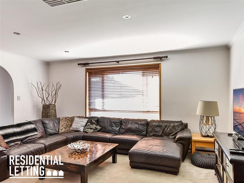 2 Ash Street, Aberfoyle Park SA 5159