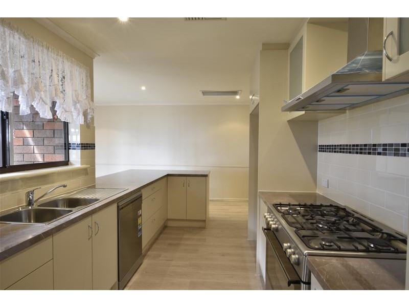 10 Serica Street, Hallett Cove SA 5158