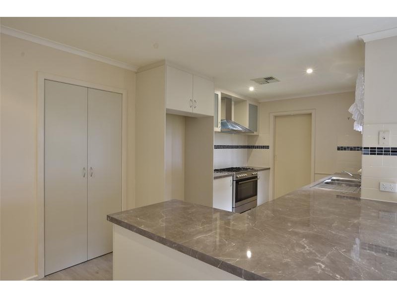 10 Serica Street, Hallett Cove SA 5158