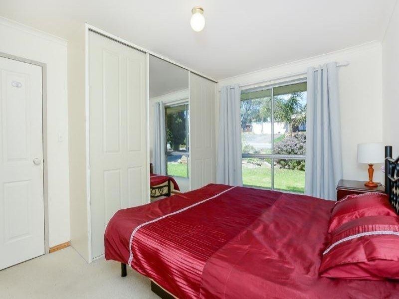 3 Bonnie Court, Christie Downs SA 5164