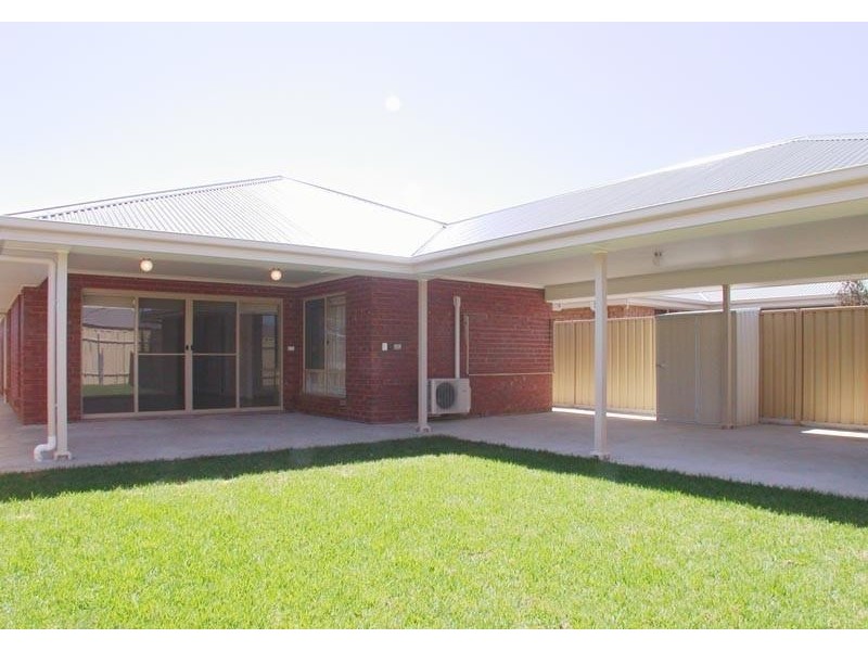 8 South Pacific Boulevard, Seaford Meadows SA 5169