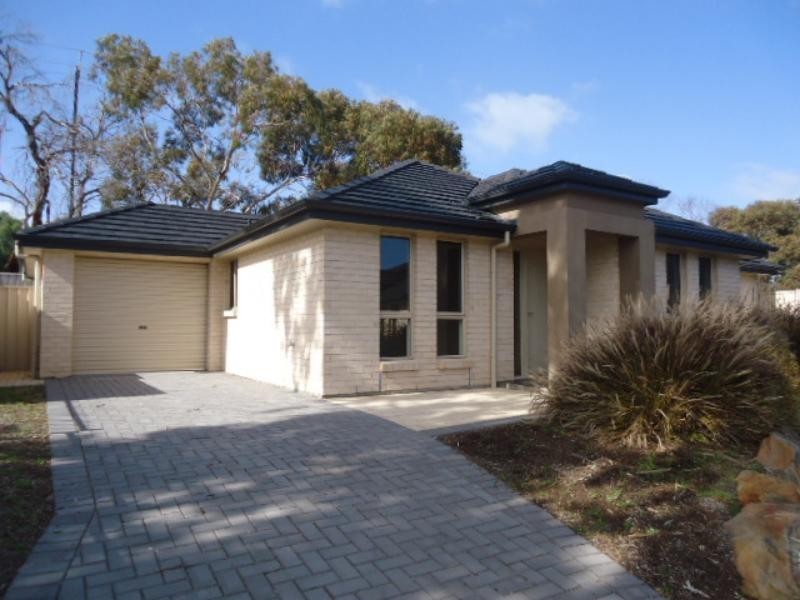 1/2 Bayton Road, Huntfield Heights SA 5163