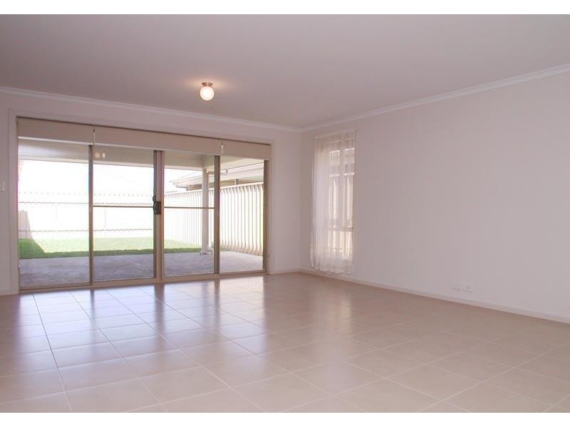 8 South Pacific Boulevard, Seaford Meadows SA 5169