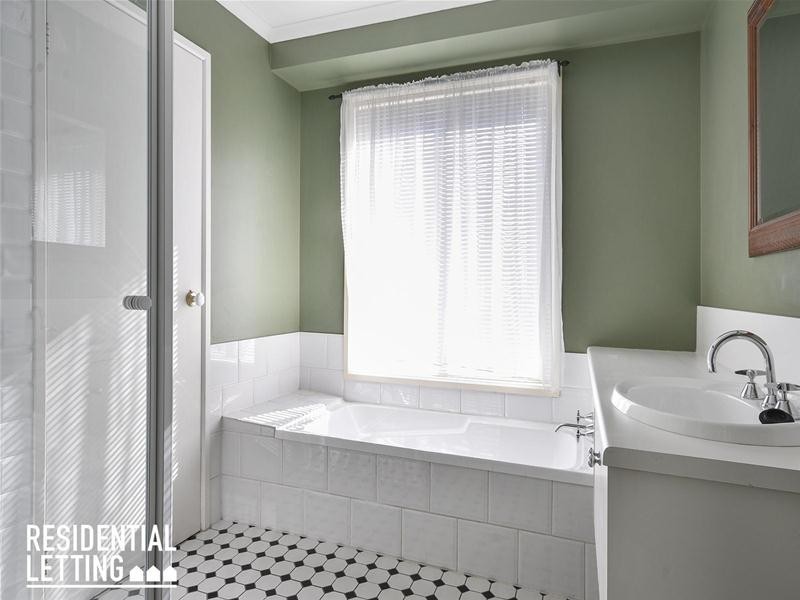 1 Excelsior Grove, Woodcroft SA 5162