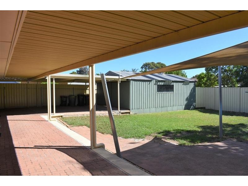 17 Freeman Avenue, Morphett Vale SA 5162