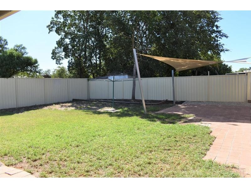 17 Freeman Avenue, Morphett Vale SA 5162