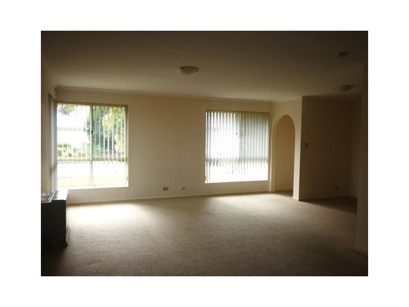 12 Barossa Way, Woodcroft SA 5162