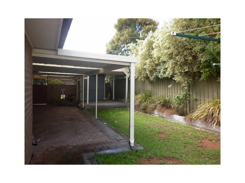 12 Barossa Way, Woodcroft SA 5162