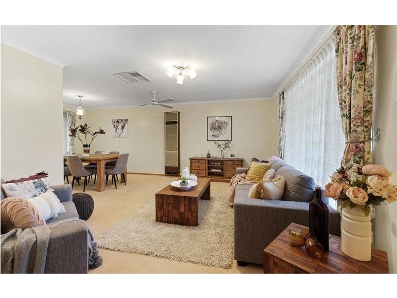 6 Corro Street, Aberfoyle Park SA 5159