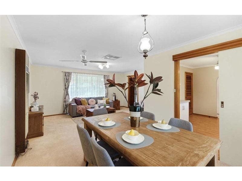 6 Corro Street, Aberfoyle Park SA 5159