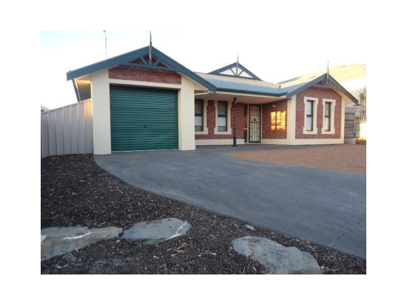 1 Nyrang Circuit, Woodcroft SA 5162