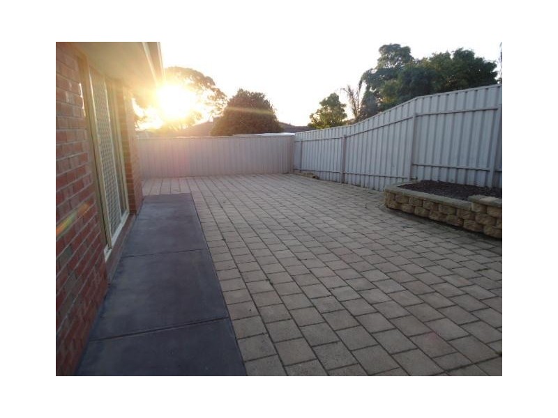 1 Nyrang Circuit, Woodcroft SA 5162