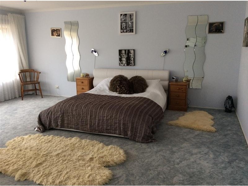 15 Freebairn Drive, Hallett Cove SA 5158