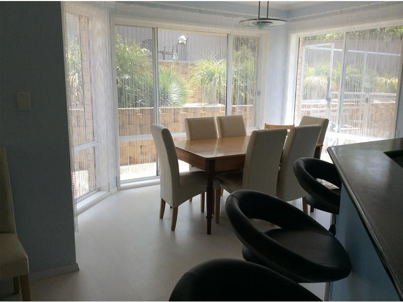 15 Freebairn Drive, Hallett Cove SA 5158