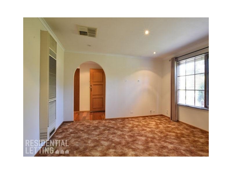 9 Barrdickson Crescent, Happy Valley SA 5159