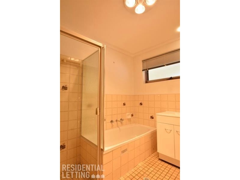 9 Barrdickson Crescent, Happy Valley SA 5159