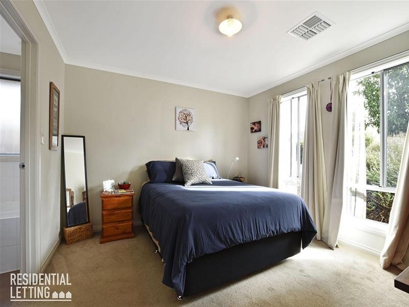 5 Lucy Court, Trott Park SA 5158