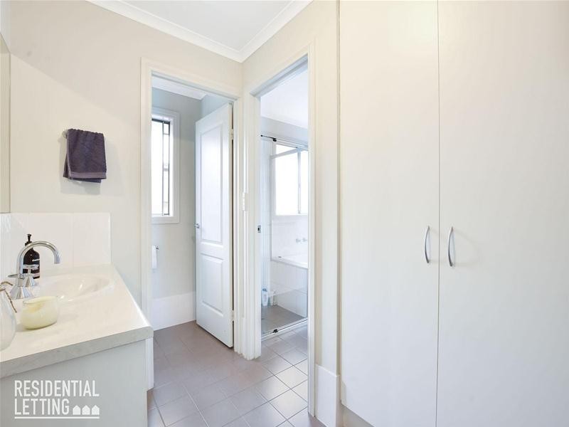 5 Lucy Court, Trott Park SA 5158