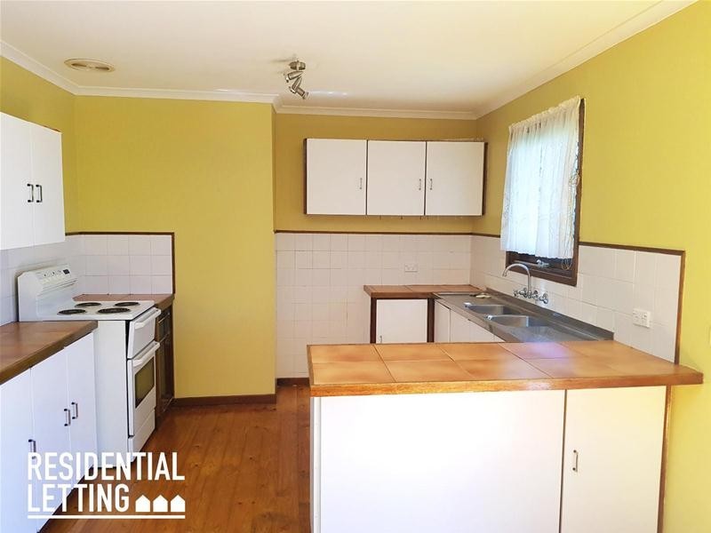 11 Regis Crescent, Christie Downs SA 5164