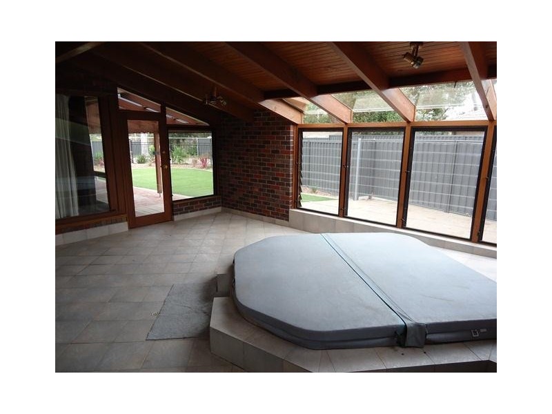 6A Swan Avenue, Happy Valley SA 5159