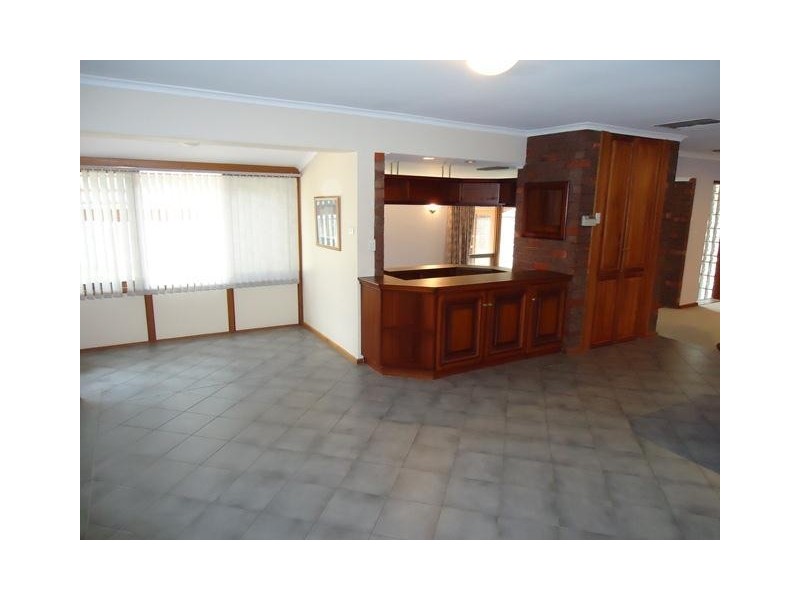 6A Swan Avenue, Happy Valley SA 5159