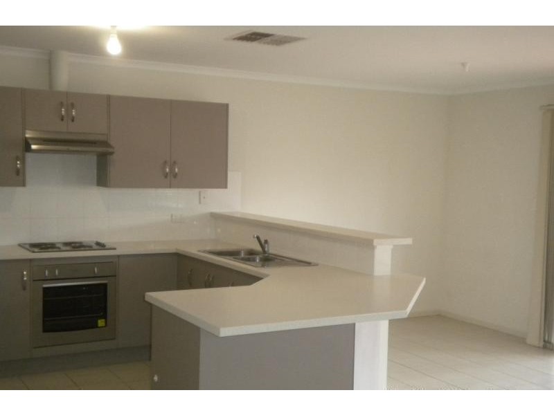 6 Tara Street, O’sullivan Beach SA 5166