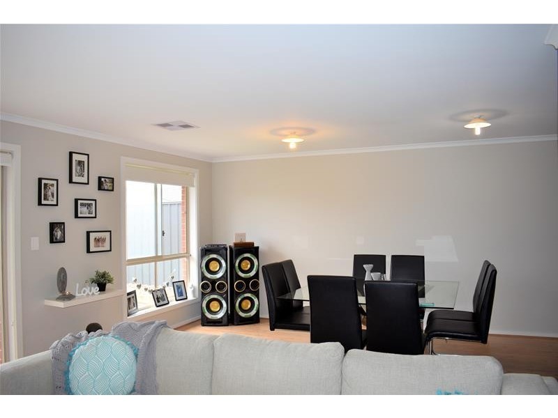 15 Sunderland Crescent, Seaford SA 5169