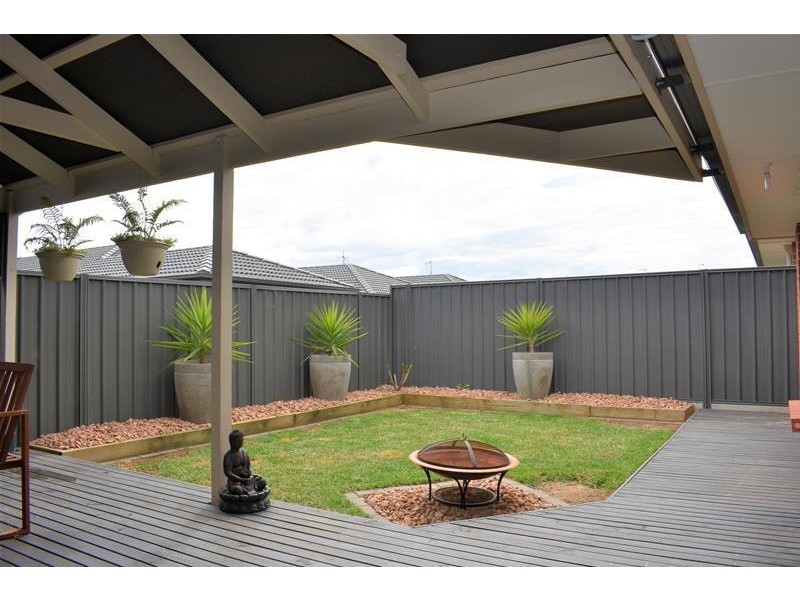 15 Sunderland Crescent, Seaford SA 5169