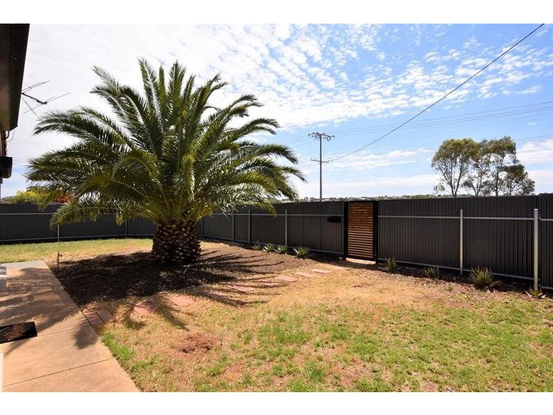 507 Commercial Road, Moana SA 5169