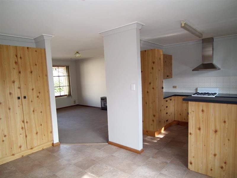 4/1 Booth Avenue, Morphett Vale SA 5162