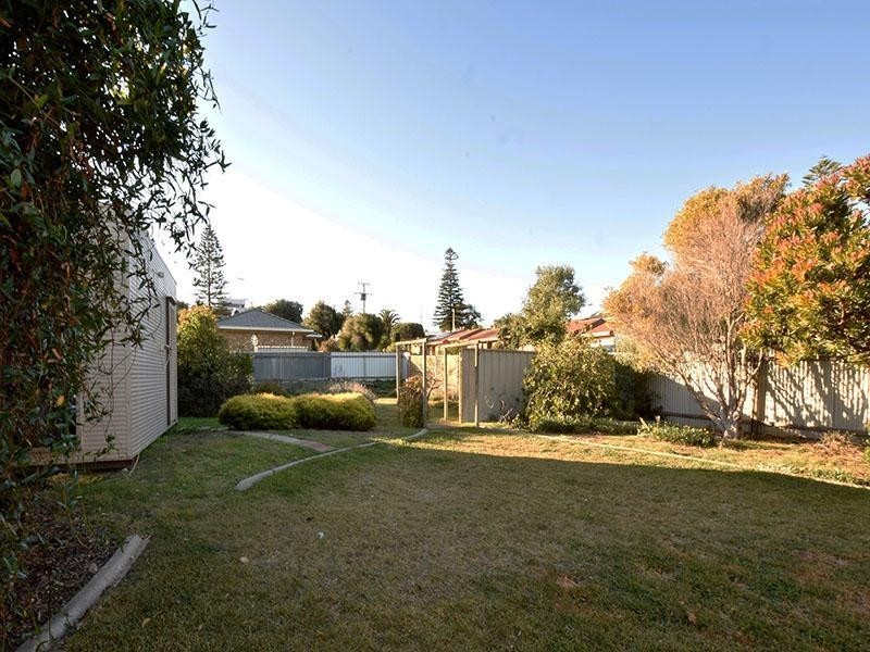 23 Fourth Avenue, Moana SA 5169