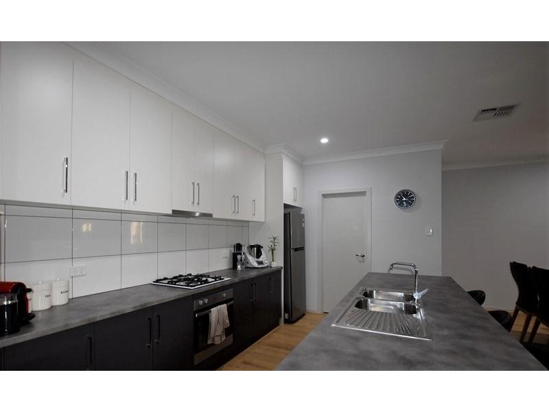 18 Oliphant Road, Seaford Heights SA 5169