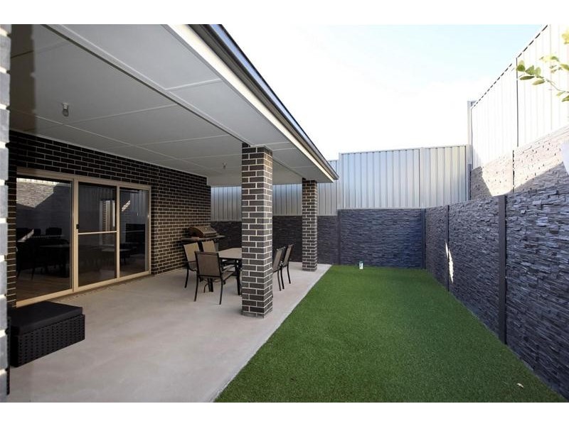 18 Oliphant Road, Seaford Heights SA 5169