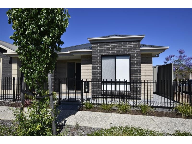 1 Rainbow Lane, Woodcroft SA 5162