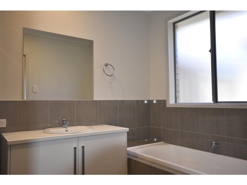 1 Rainbow Lane, Woodcroft SA 5162