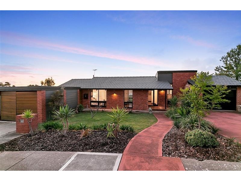 15 Elena Crescent, Hallett Cove SA 5158