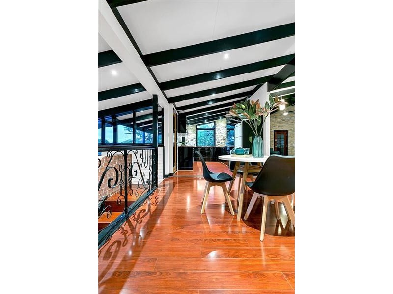 15 Elena Crescent, Hallett Cove SA 5158