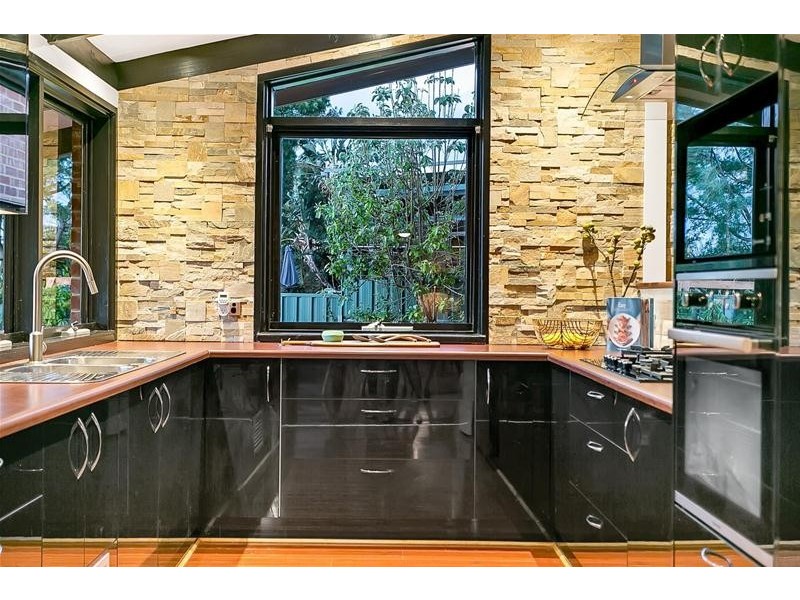 15 Elena Crescent, Hallett Cove SA 5158