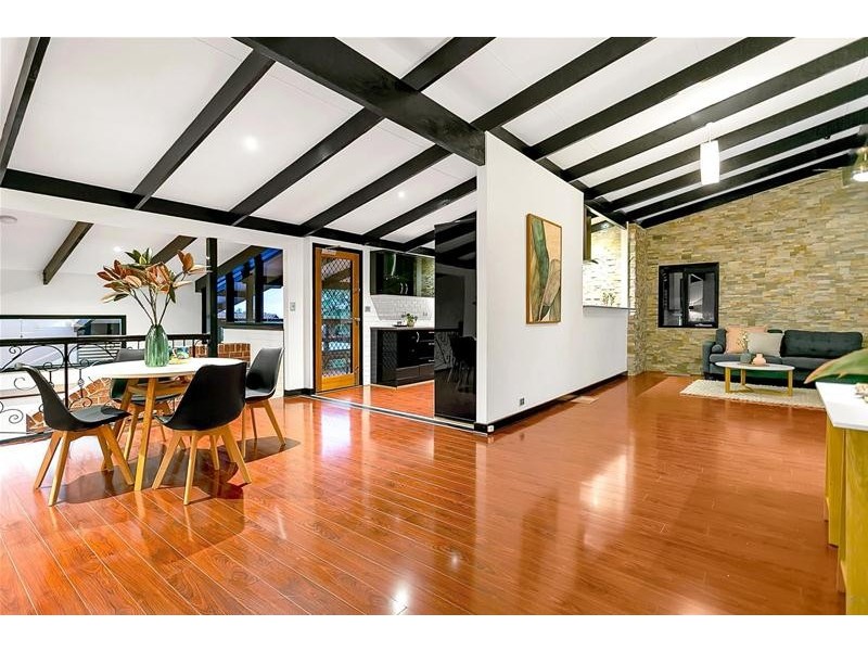 15 Elena Crescent, Hallett Cove SA 5158