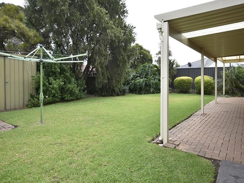 2 Lee Avenue, Happy Valley SA 5159
