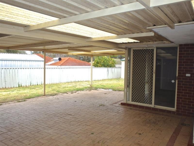 4 Achilles Place, Greenfields WA 6210