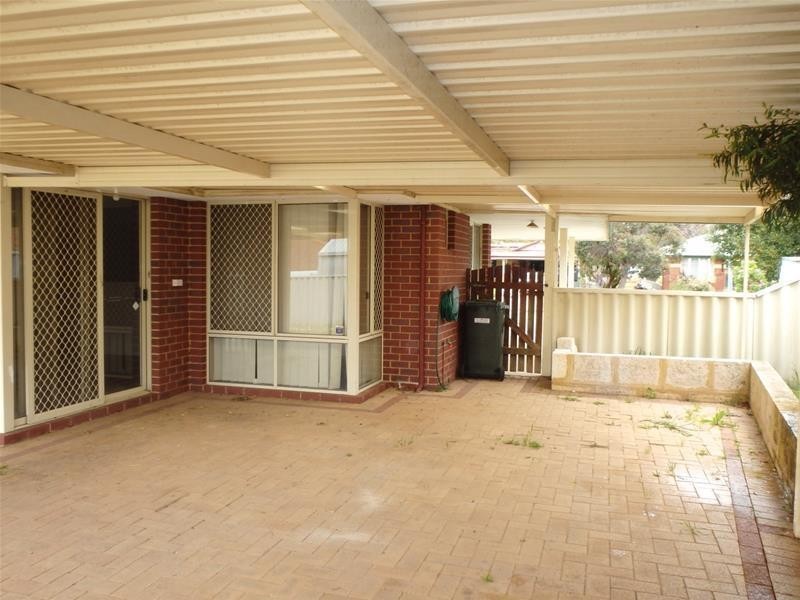 4 Achilles Place, Greenfields WA 6210