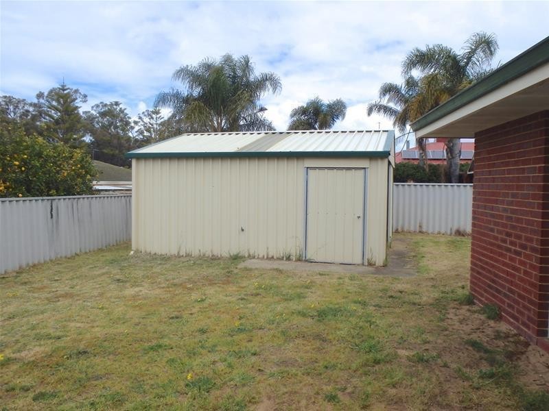 4 Achilles Place, Greenfields WA 6210